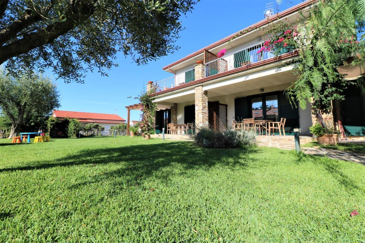 Villa Di Marinella 아셰아 외부 사진