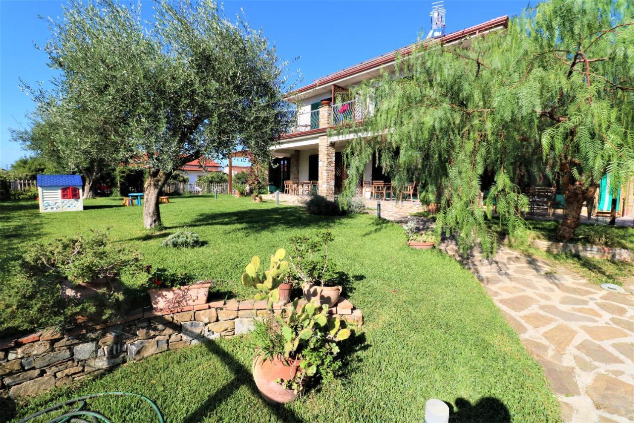 Villa Di Marinella 아셰아 외부 사진