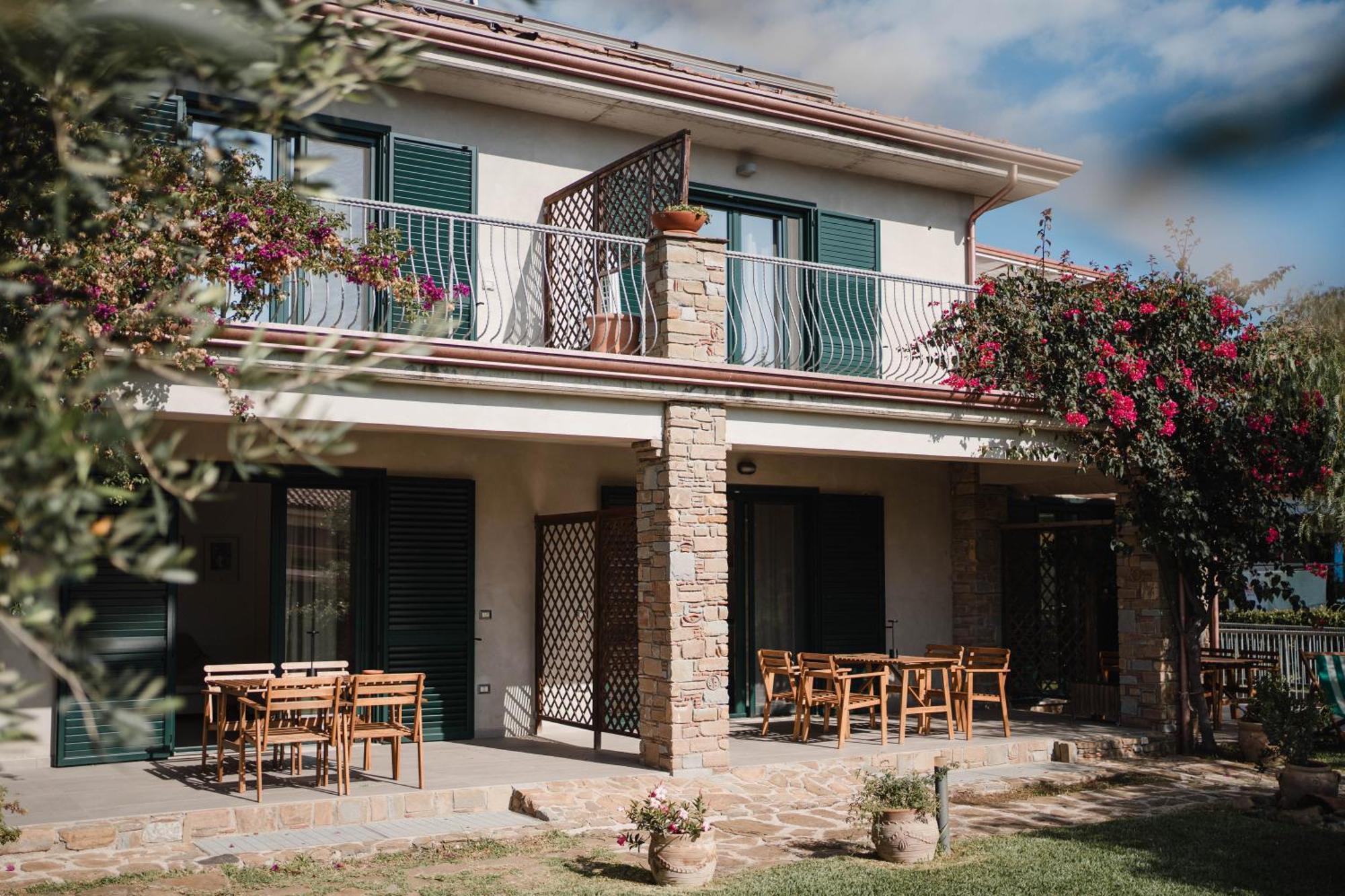 Villa Di Marinella 아셰아 외부 사진
